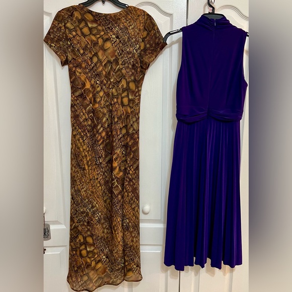 2 Women V- Neck Form one purple sleeveless & another one: short sleeve same size - Picture 2 of 8